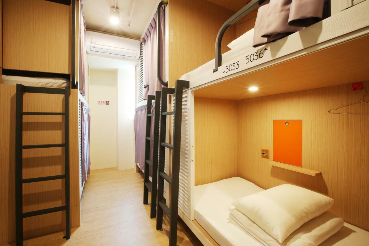 Loosha Hostel Тайчжун Экстерьер фото