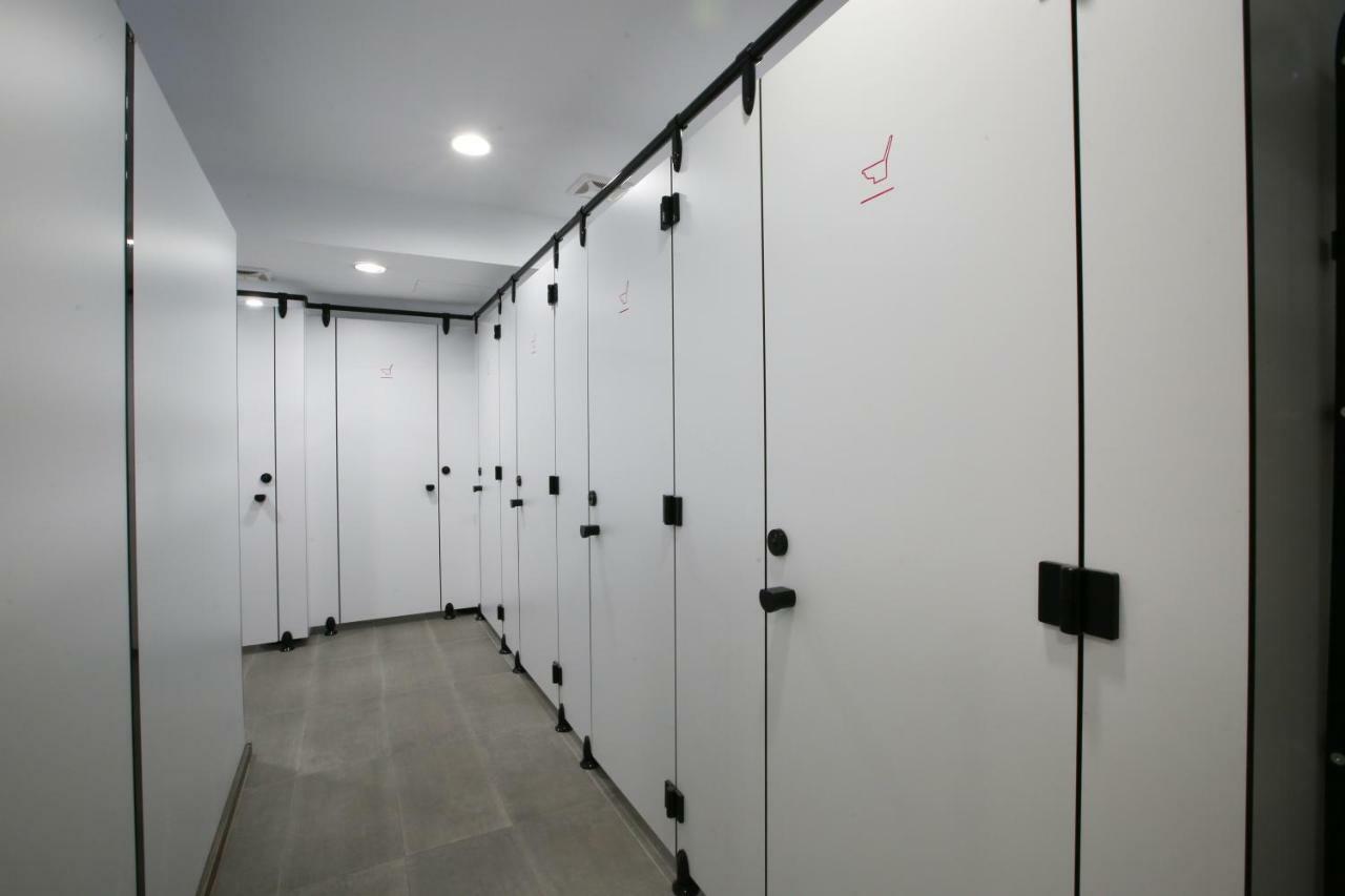 Loosha Hostel Тайчжун Экстерьер фото